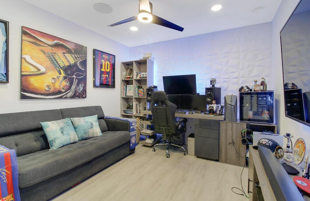1010 Willow Place