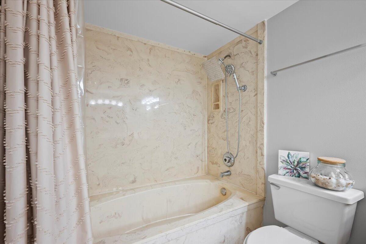 5261 Eagle Lake Drive