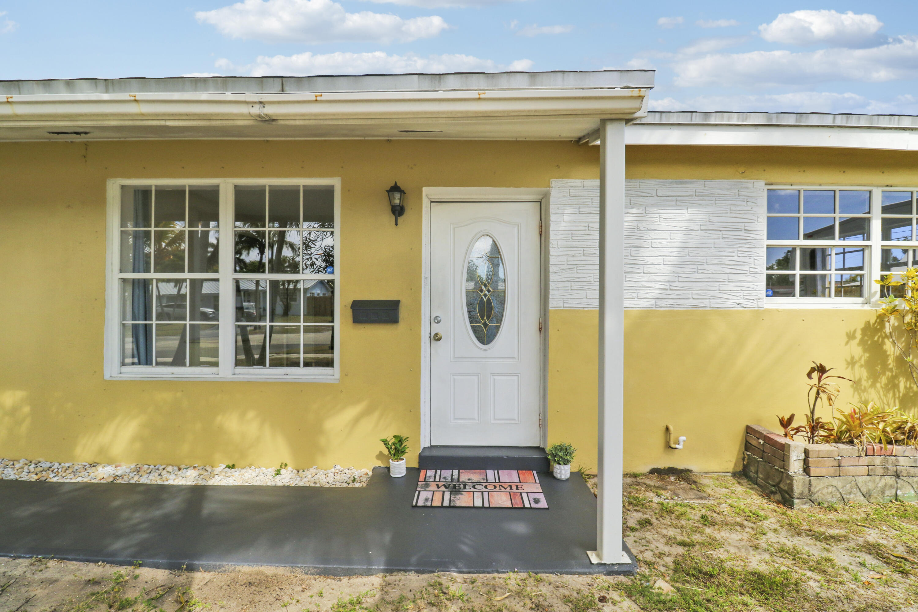 221 NW 39th Court, Deerfield Beach