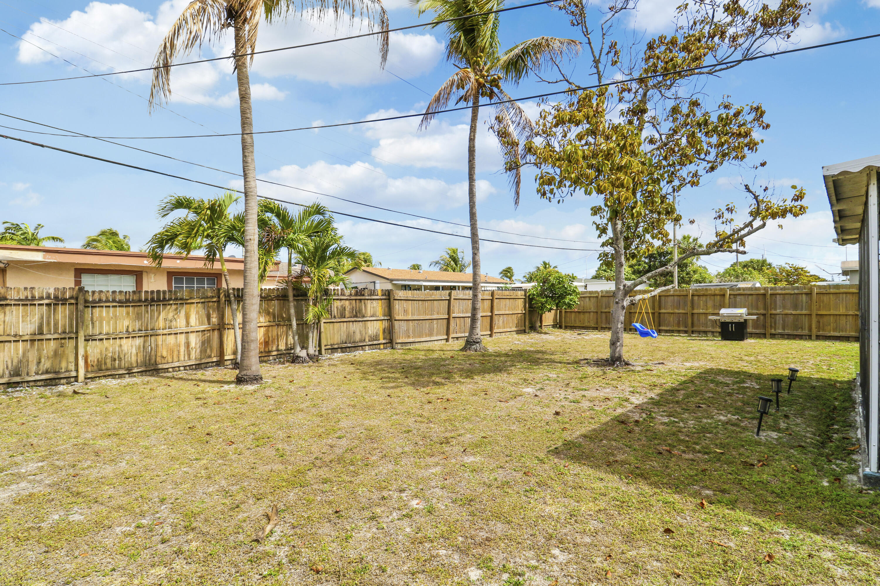 221 NW 39th Court, Deerfield Beach