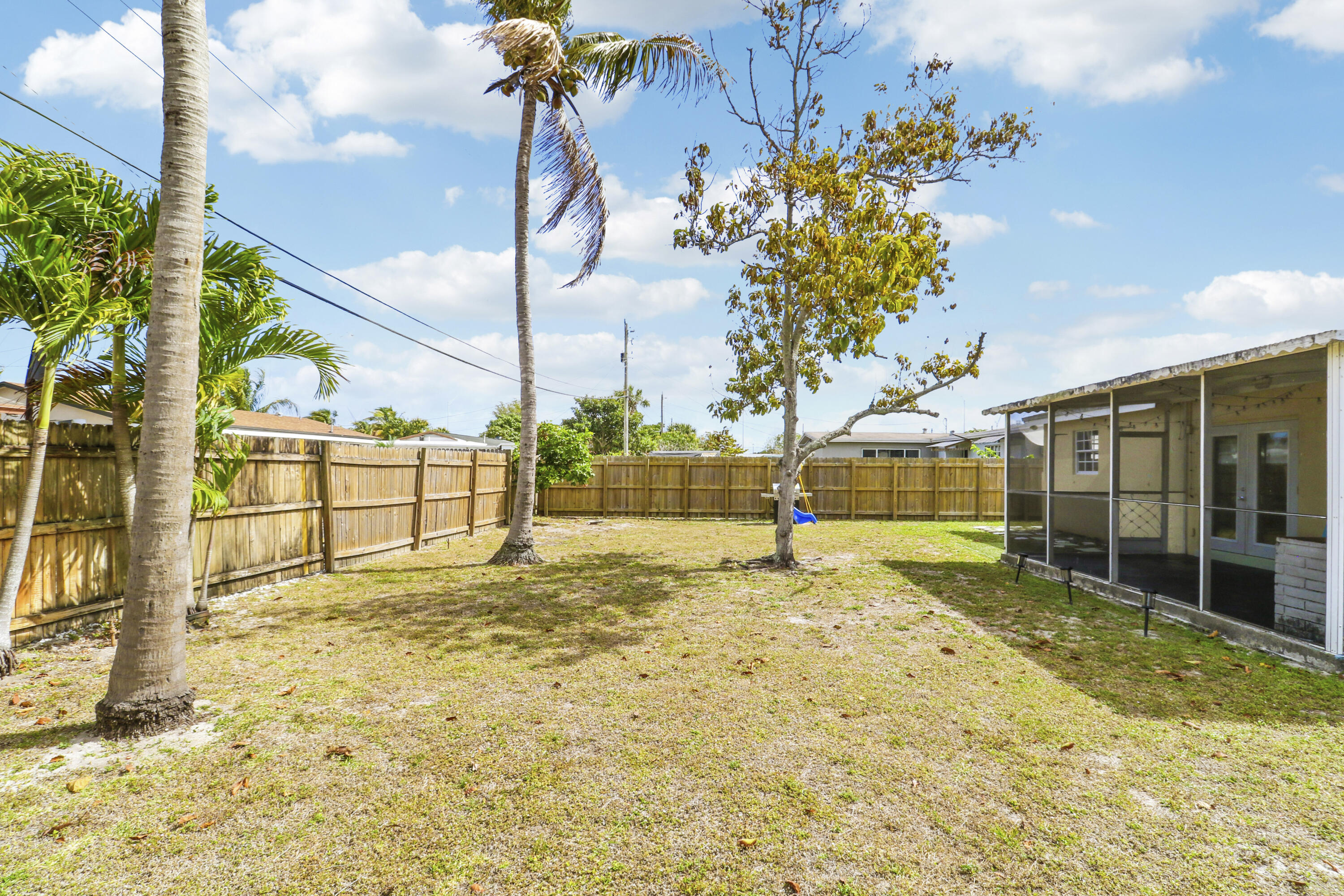 221 NW 39th Court, Deerfield Beach