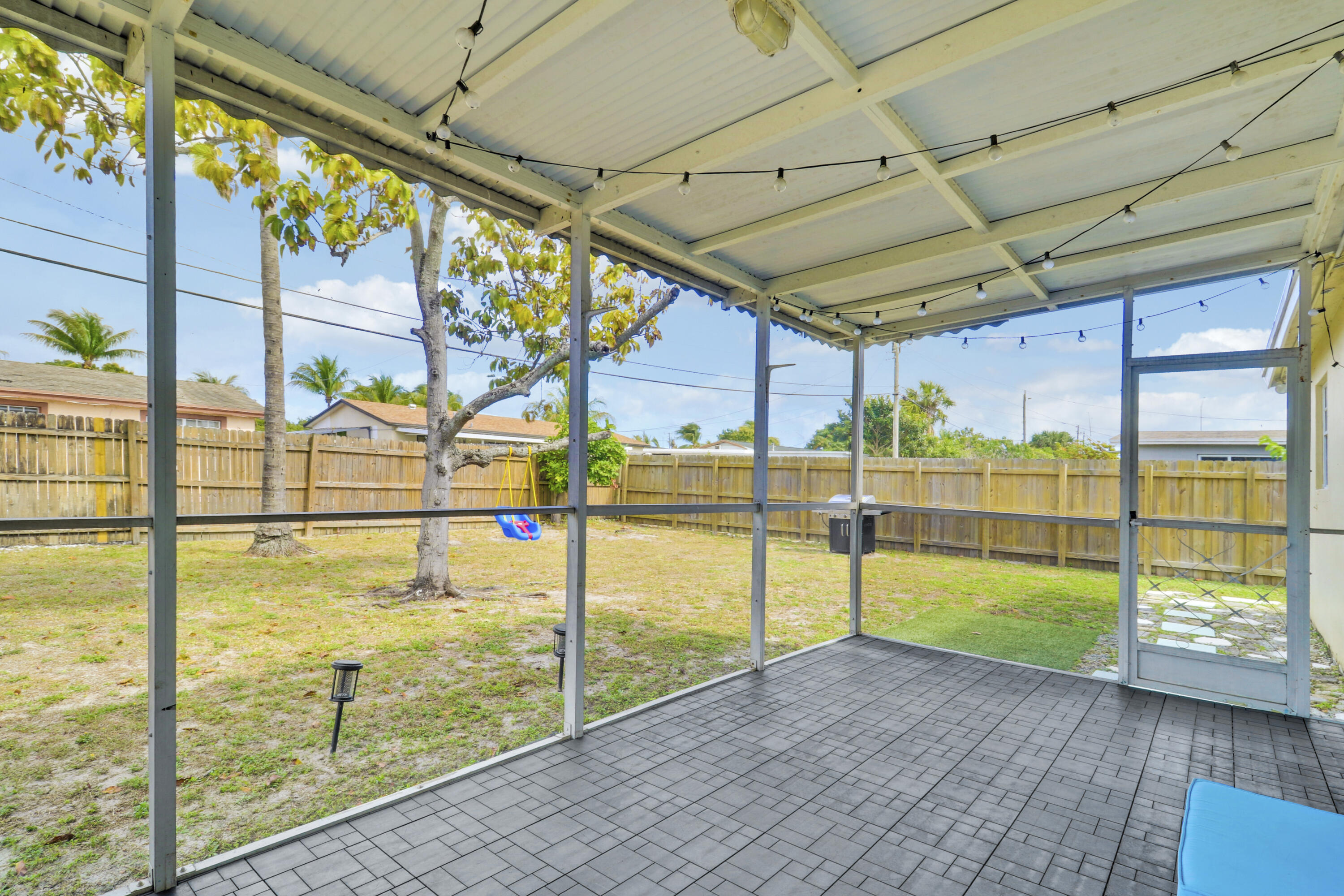 221 NW 39th Court, Deerfield Beach