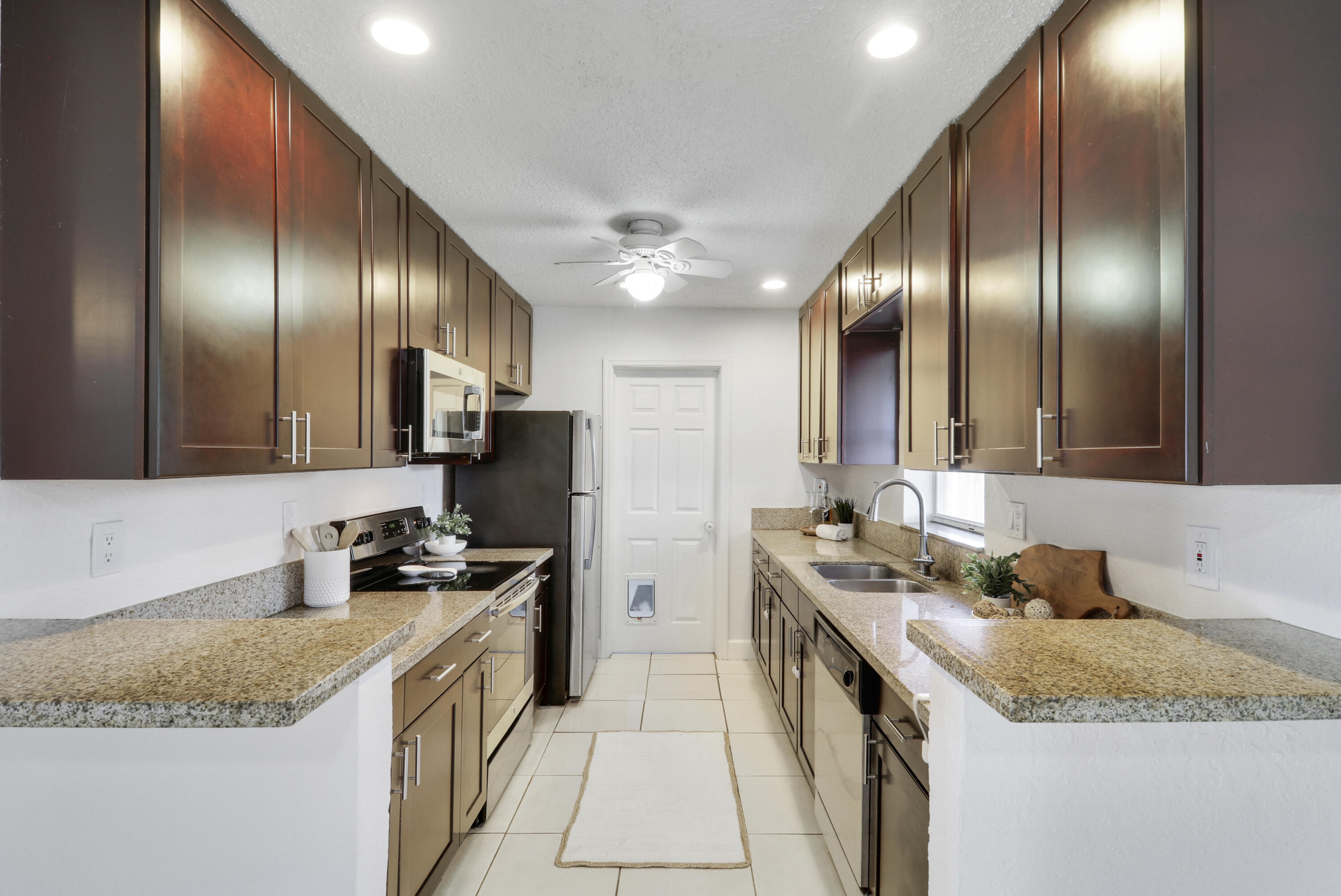 221 NW 39th Court, Deerfield Beach