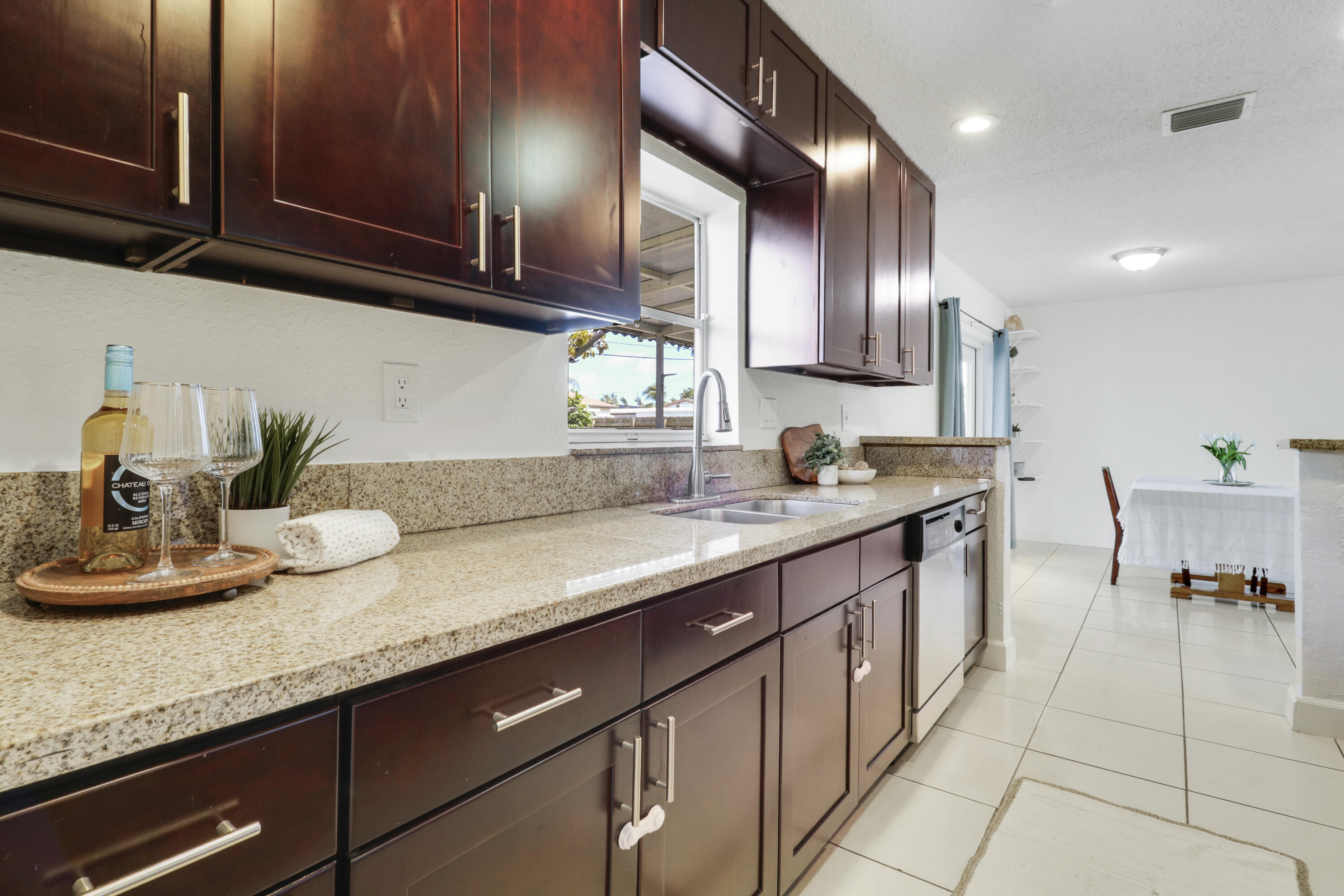 221 NW 39th Court, Deerfield Beach