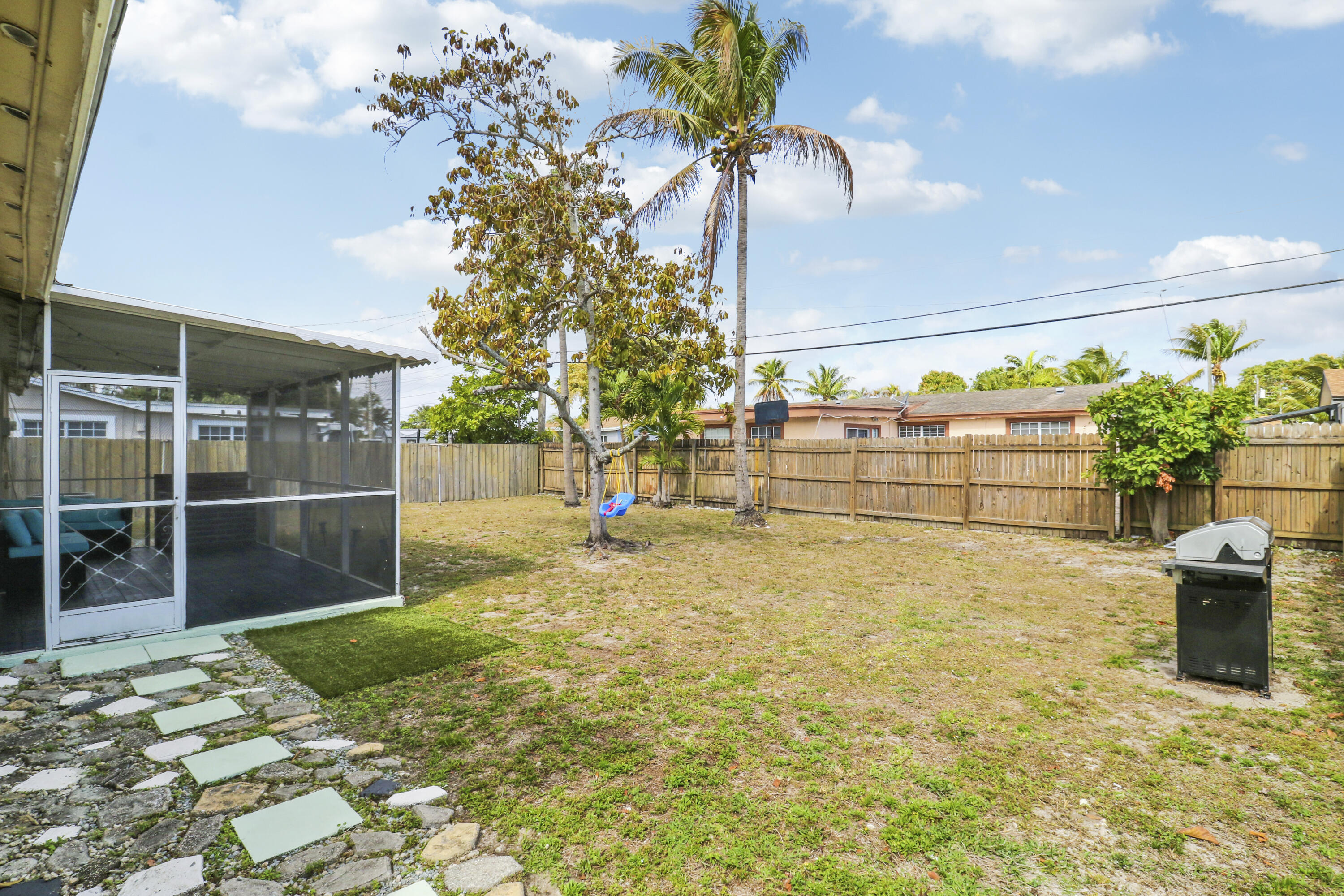 221 NW 39th Court, Deerfield Beach