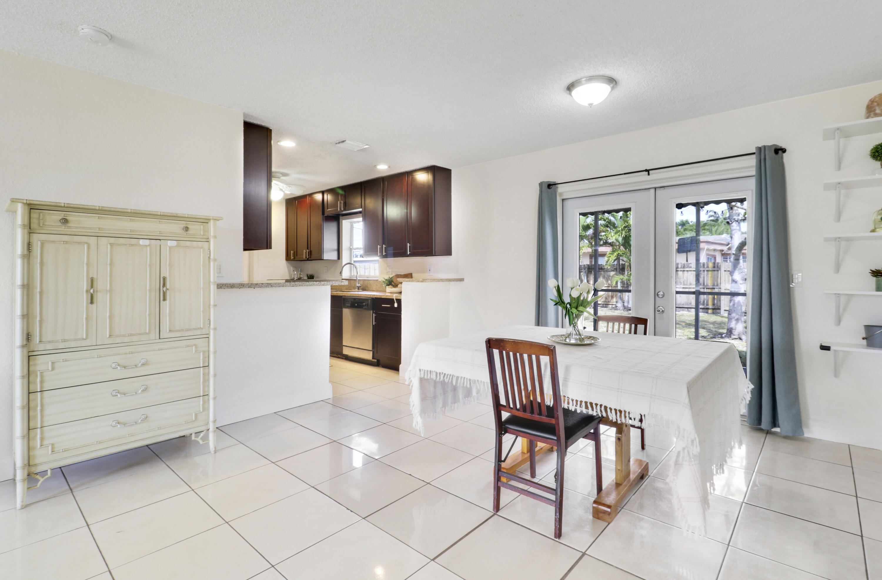 221 NW 39th Court, Deerfield Beach