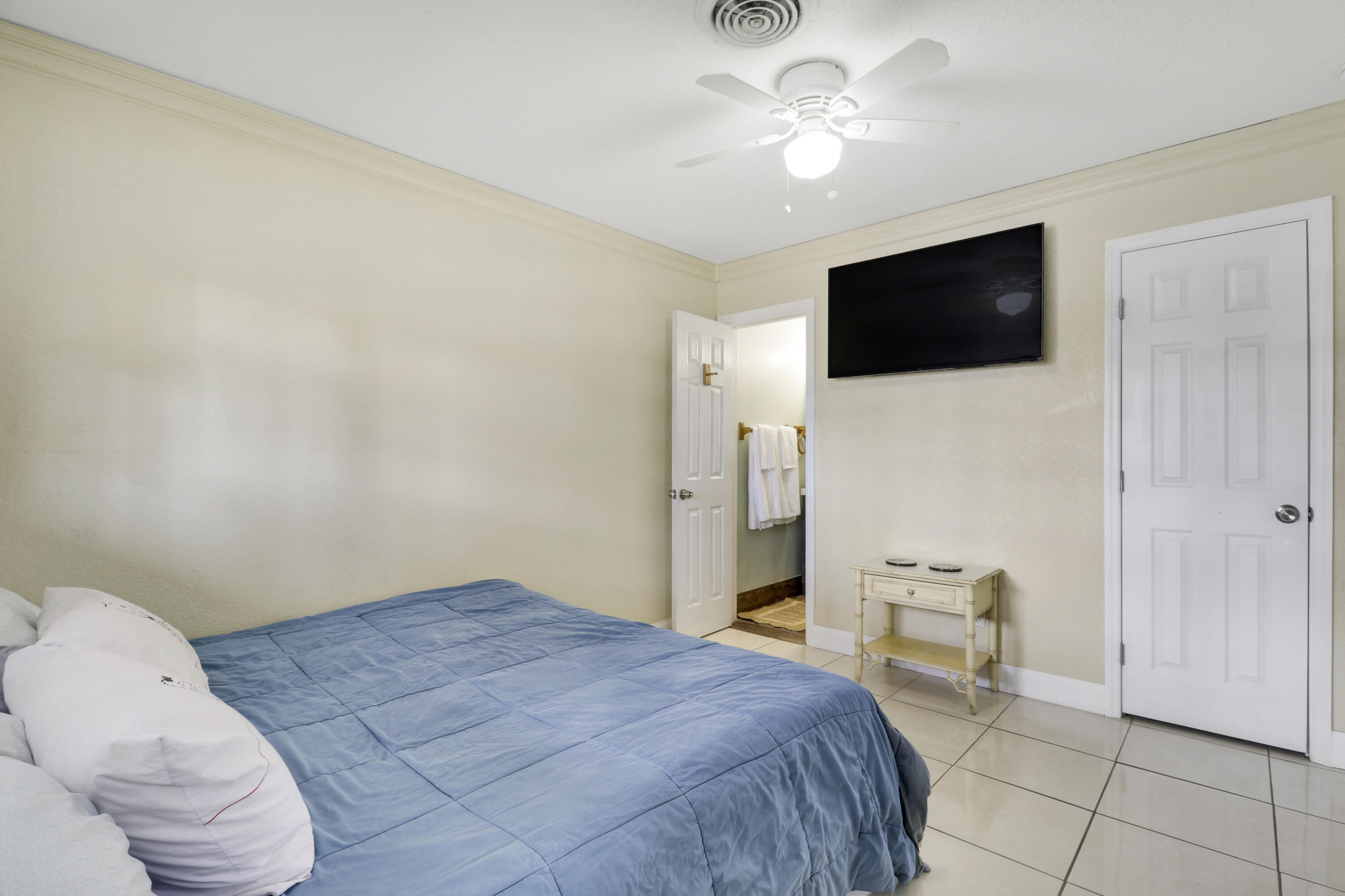 221 NW 39th Court, Deerfield Beach