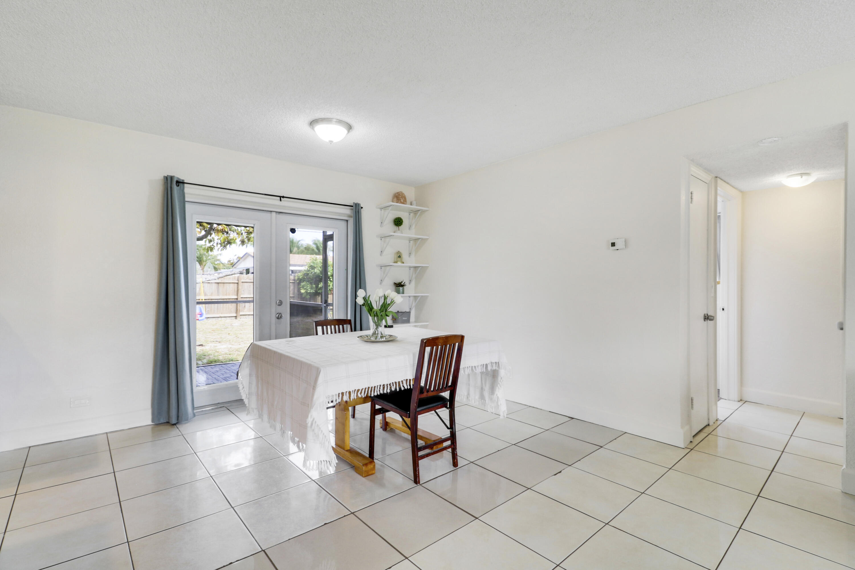 221 NW 39th Court, Deerfield Beach