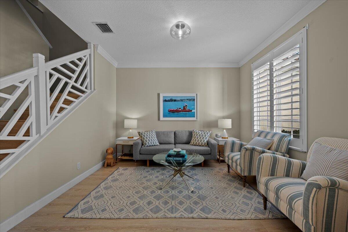 429 Oriole Circle