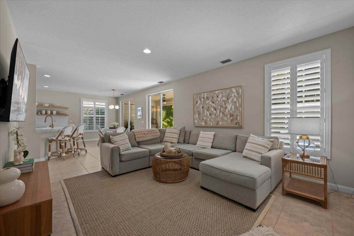 429 Oriole Circle