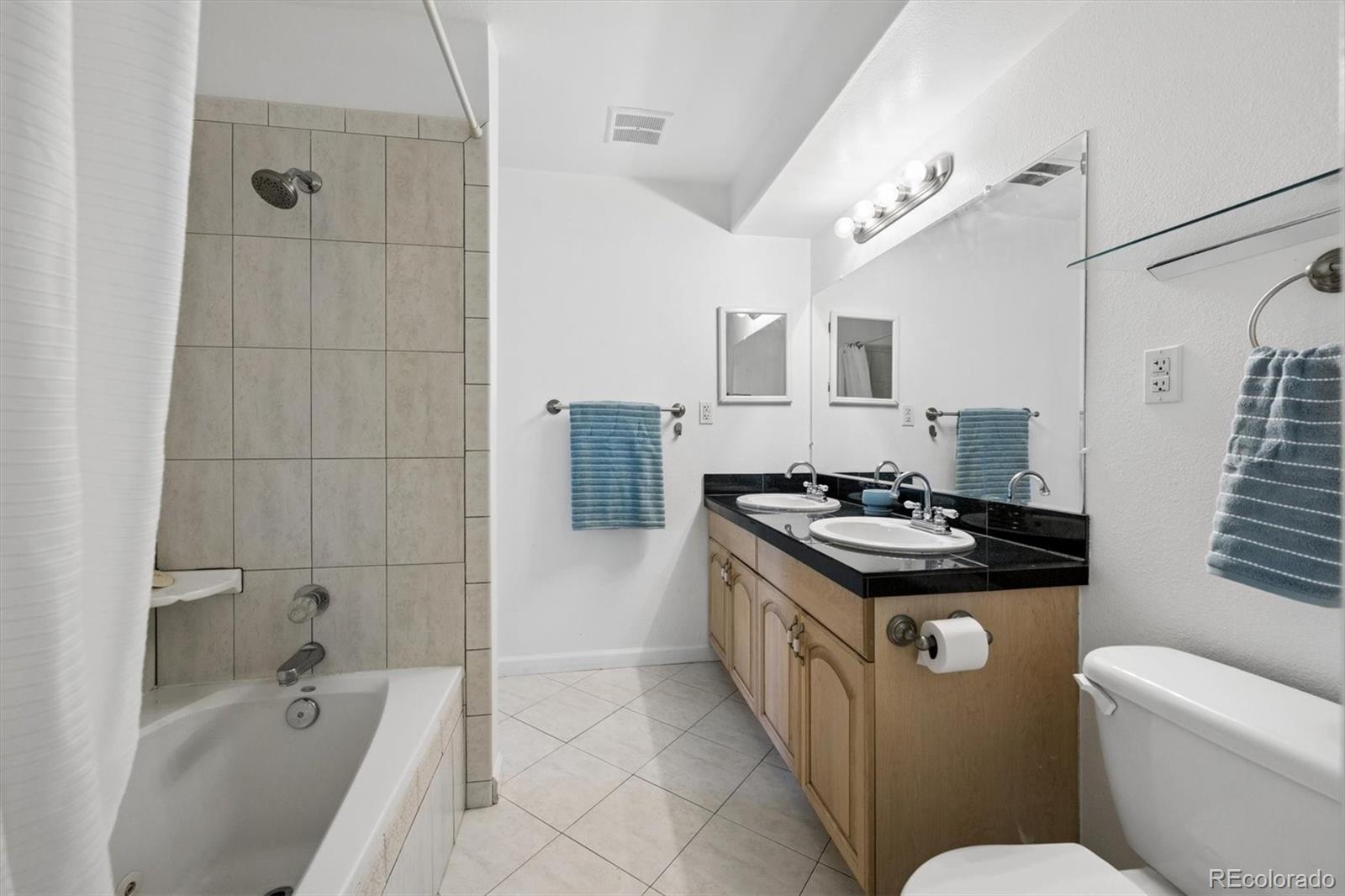 7665 E quincy Avenue Unit: 204