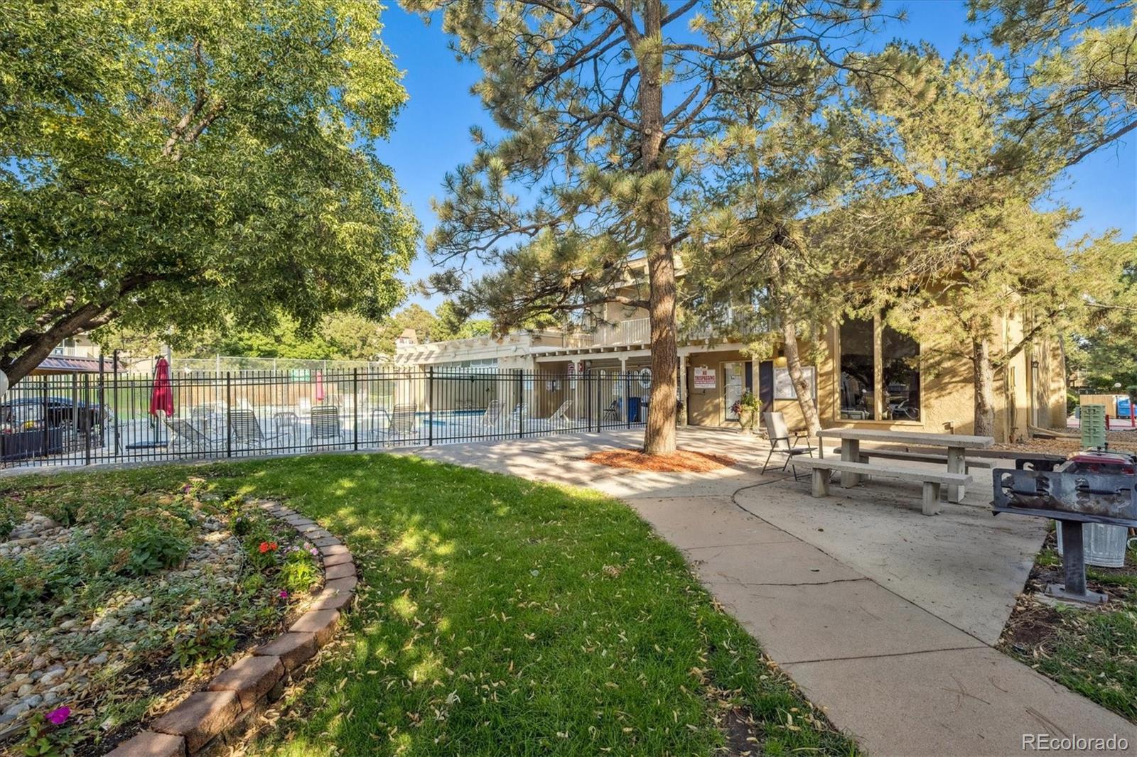 7665 E quincy Avenue Unit: 204