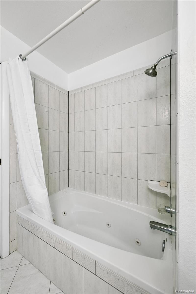7665 E quincy Avenue Unit: 204