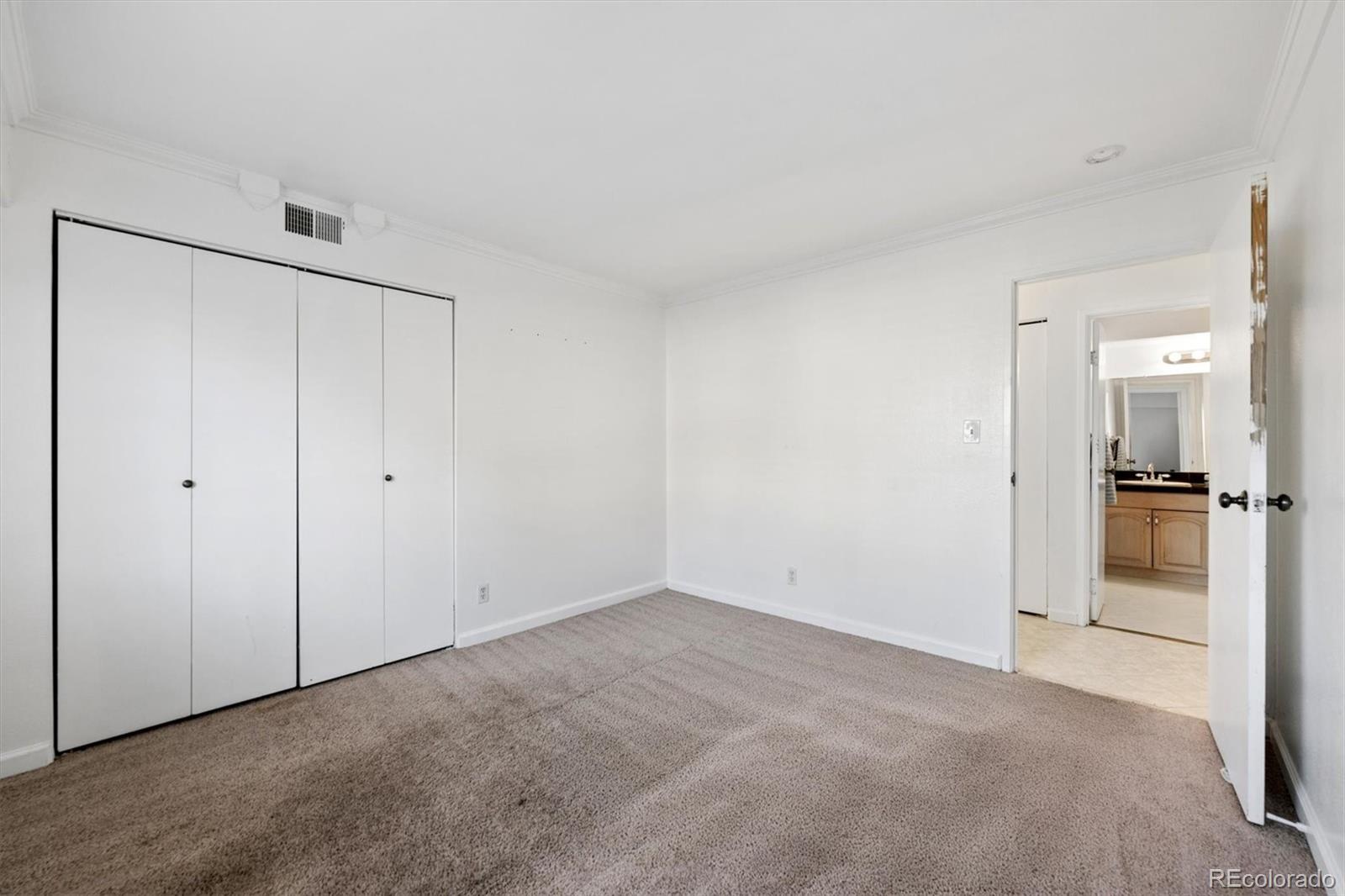7665 E quincy Avenue Unit: 204