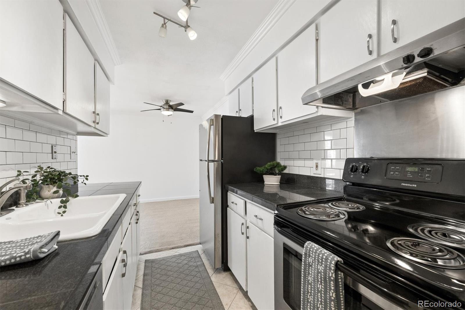 7665 E quincy Avenue Unit: 204