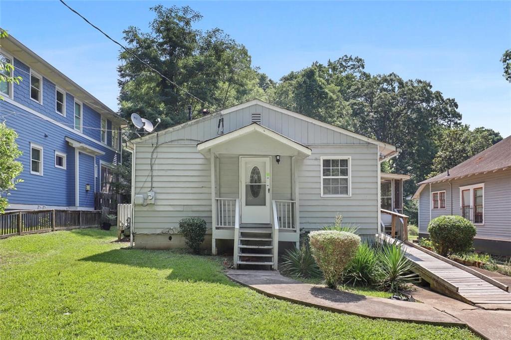 17 Rockyford Road NE