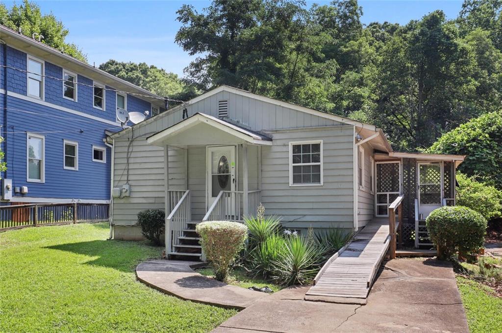 17 Rockyford Road NE