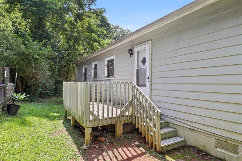 17 Rockyford Road NE
