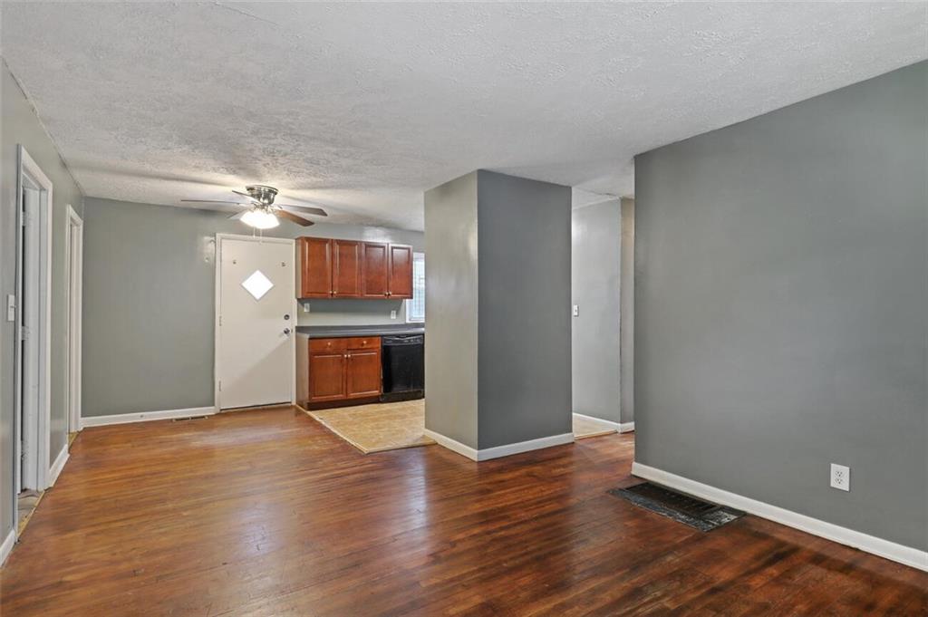 17 Rockyford Road NE