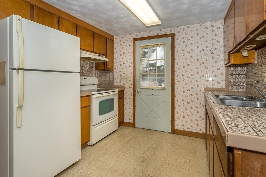 151 Forest Grove Ave