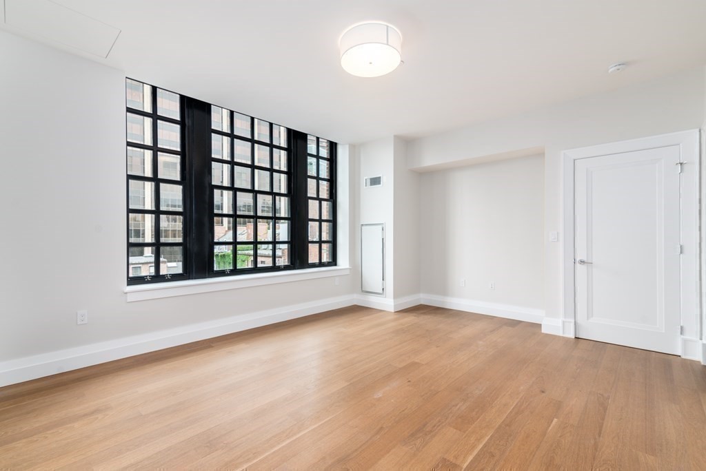 45 Temple St # 509
