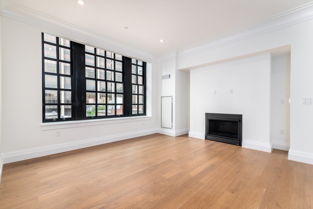 45 Temple St # 509