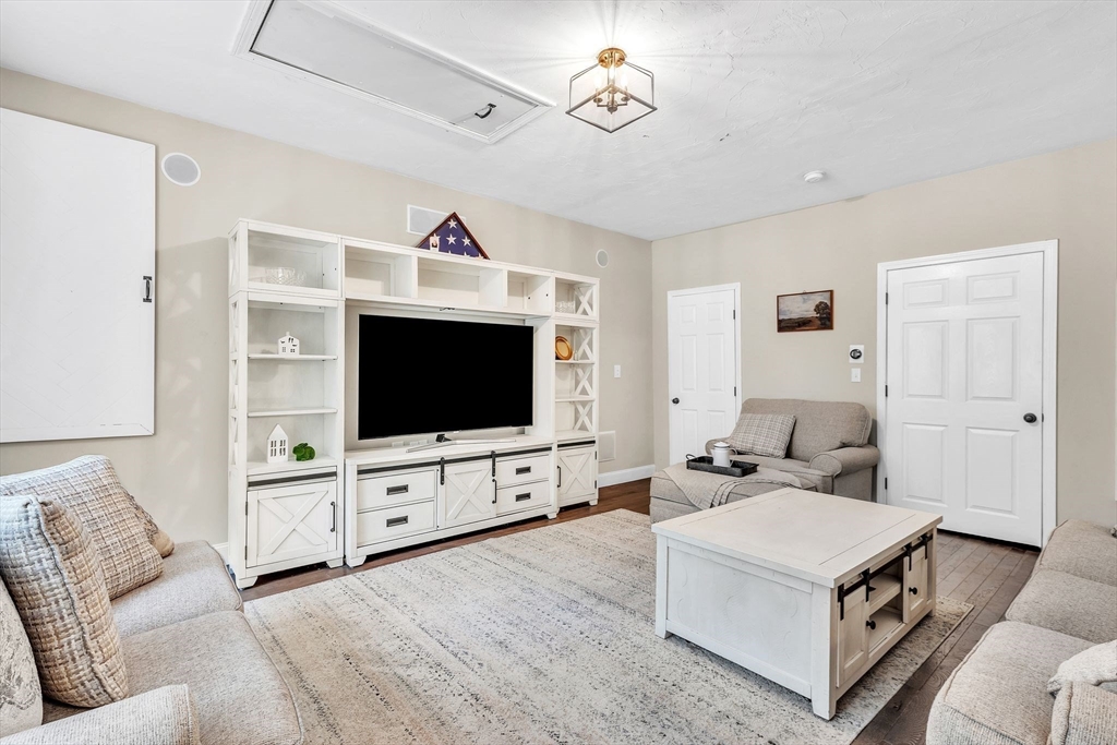 5 Summer Hill Rd