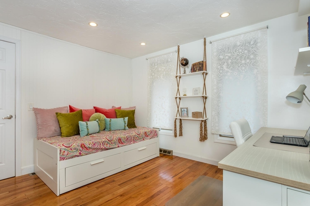 10 Grove Sq # 10
