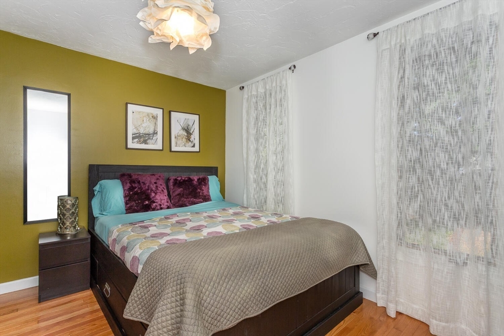 10 Grove Sq # 10