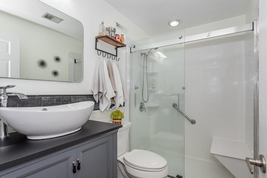 10 Grove Sq # 10