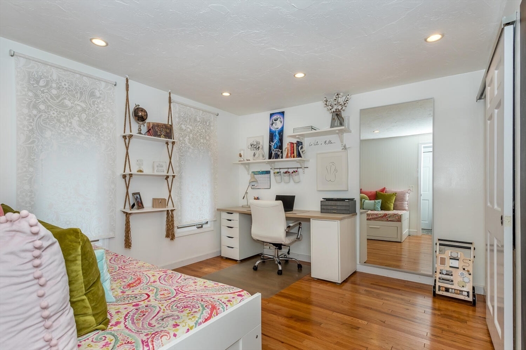 10 Grove Sq # 10