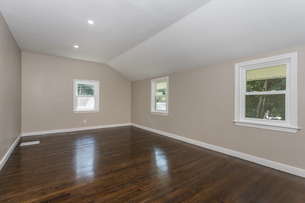 9 Hammond Rd
