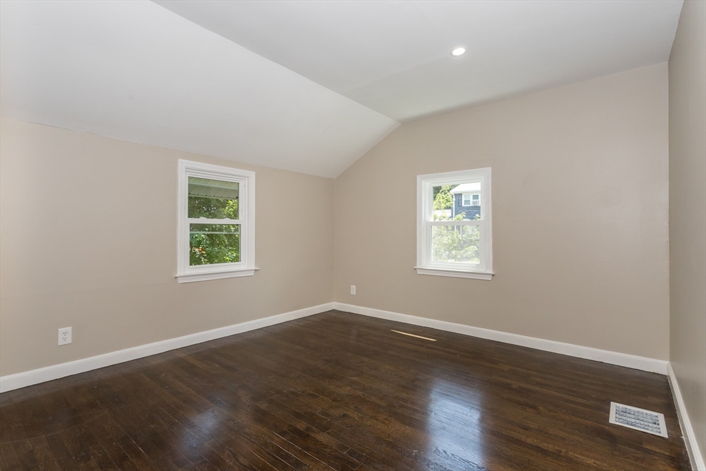 9 Hammond Rd