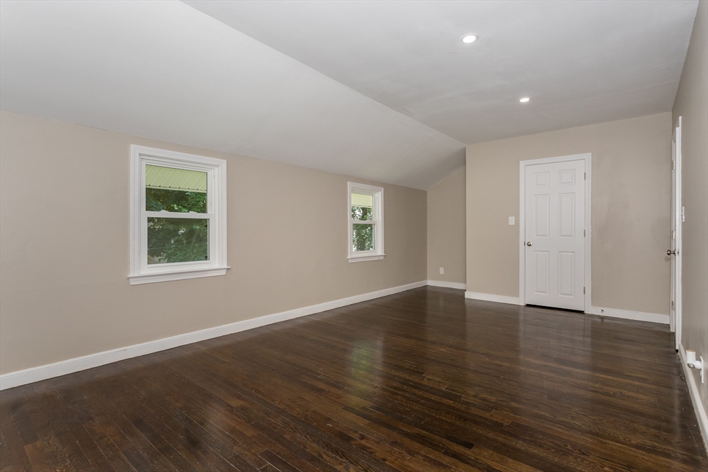 9 Hammond Rd