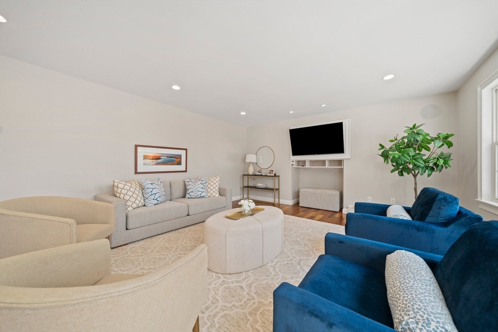 65 Grand St