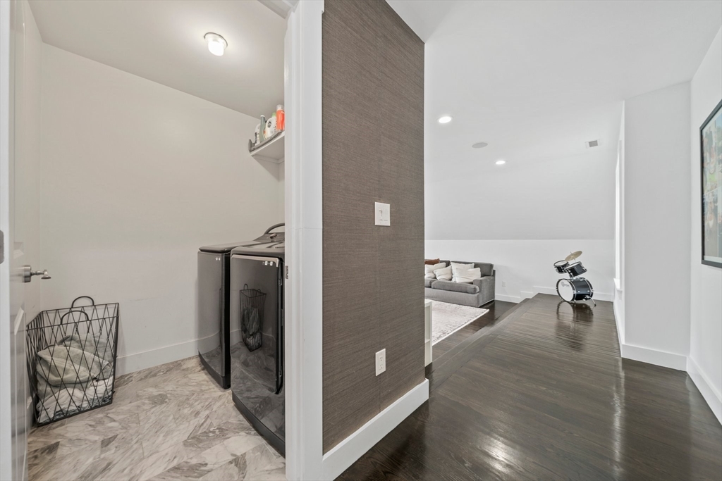 182 Bailey St