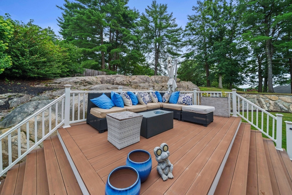 182 Bailey St