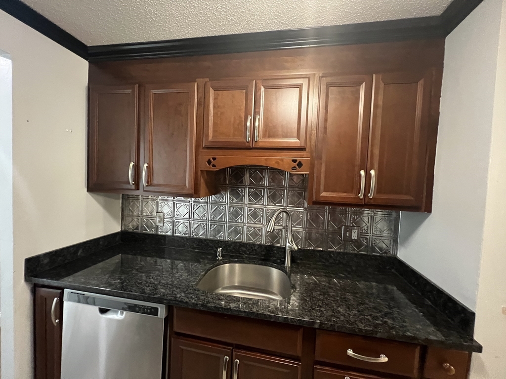 151 King St # 108