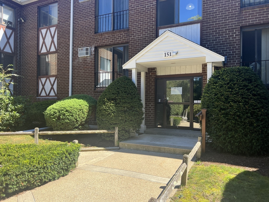 151 King St # 108