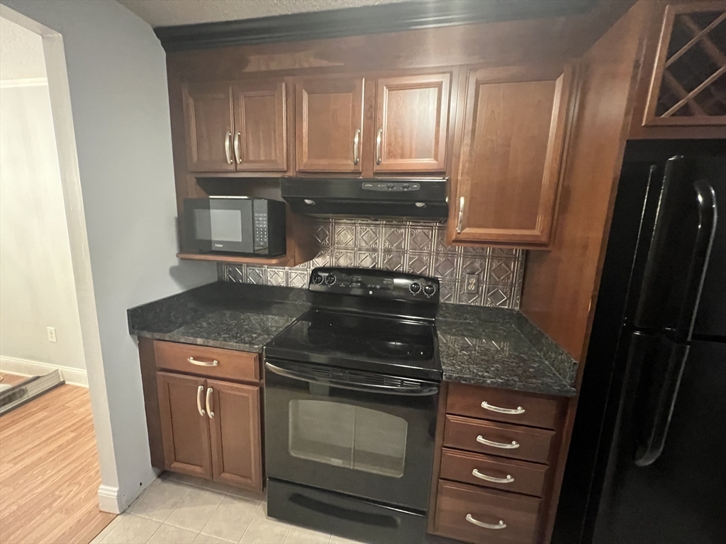 151 King St # 108