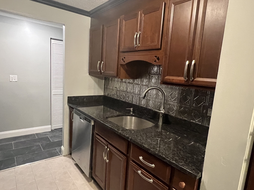 151 King St # 108