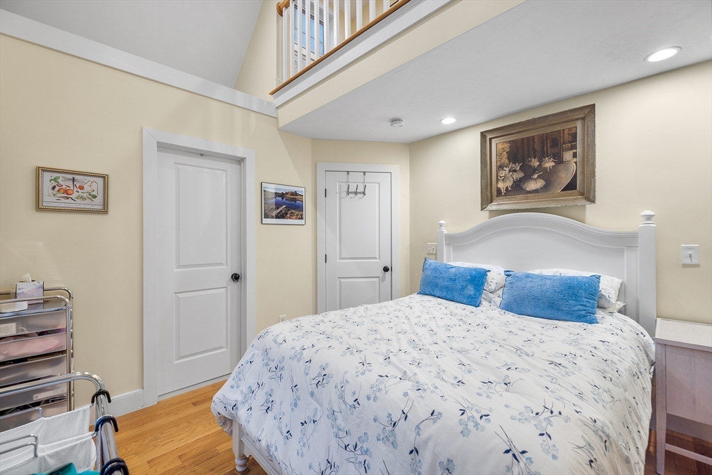 5 Bailey St