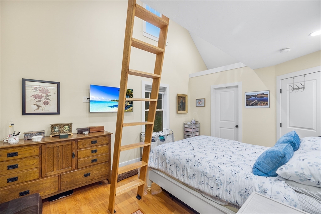 5 Bailey St