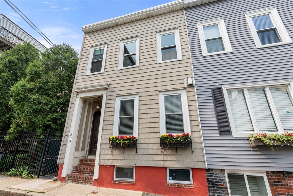 309 Bolton St