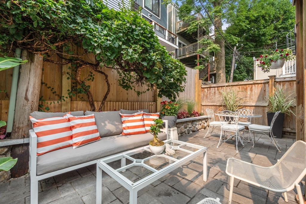 309 Bolton St