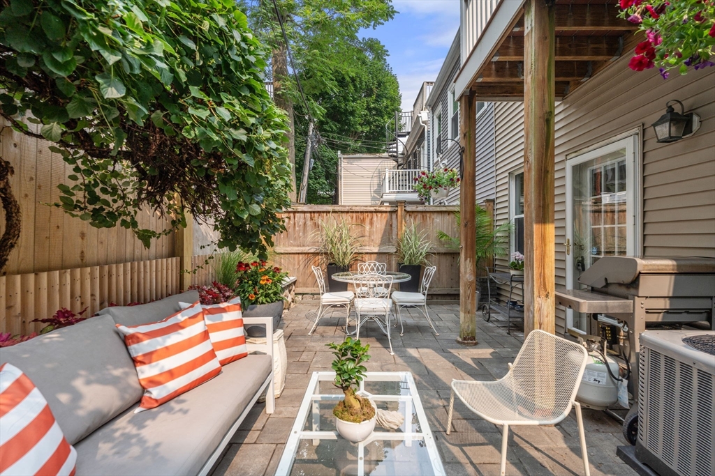 309 Bolton St