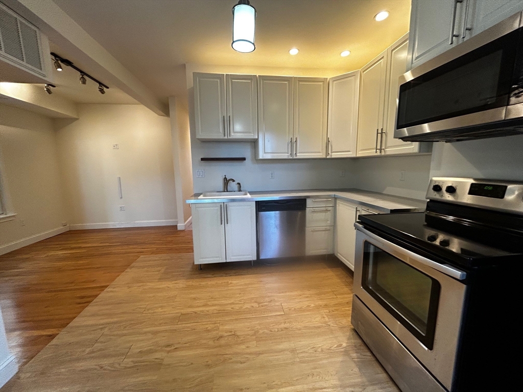 76 Everett # 2