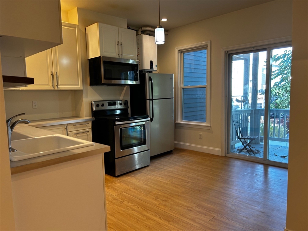 76 Everett # 2