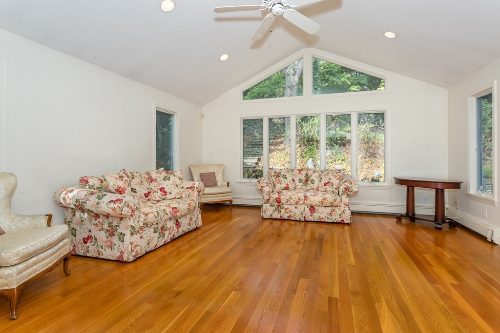 85 Moss Hill Rd