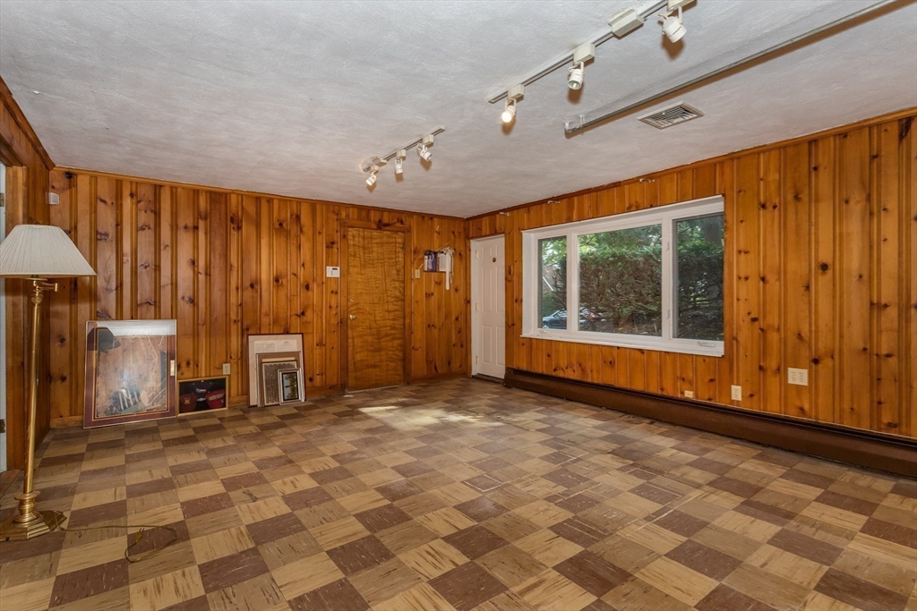 85 Moss Hill Rd